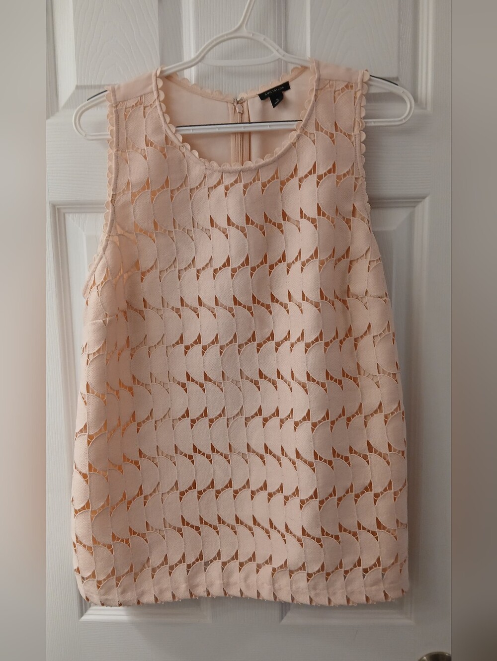 Ann Taylor Dressy Scalloped Tank Top – Light Peach – Size 14